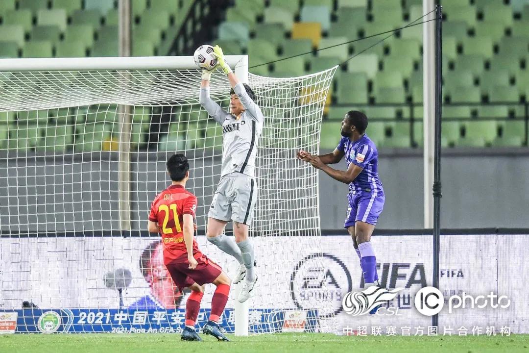 أهدافالأهلياليوموالاتحادتوقعاتمباراةناريةفيالدوريالسعودي
